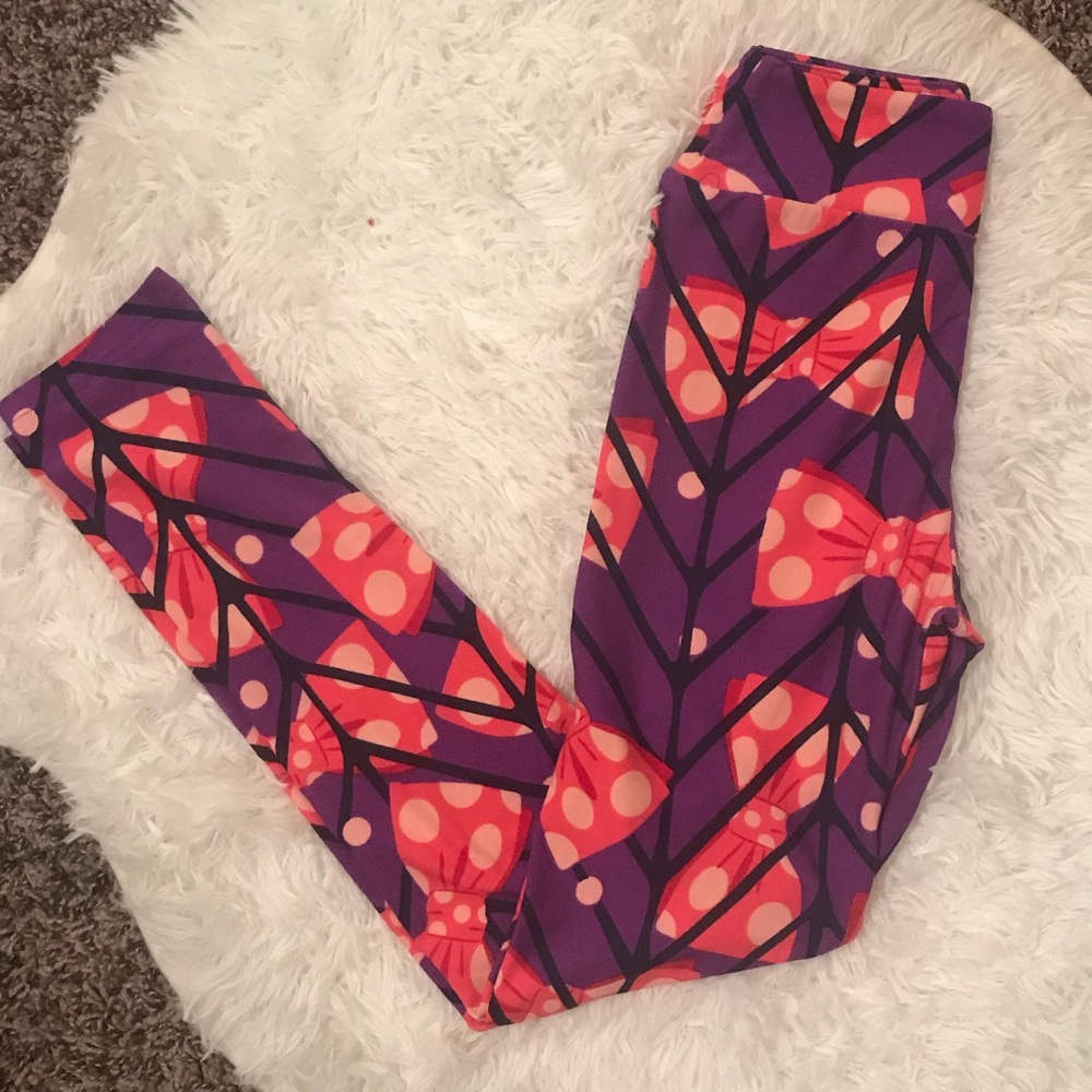 BNWOT Lularoe Bow ties leggings!